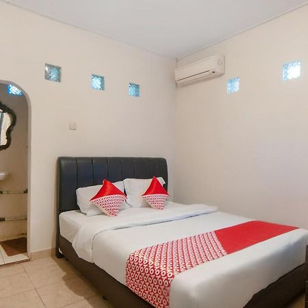 Oyo 2256 Danysa Guesthouse Jakarta Eksteriør bilde