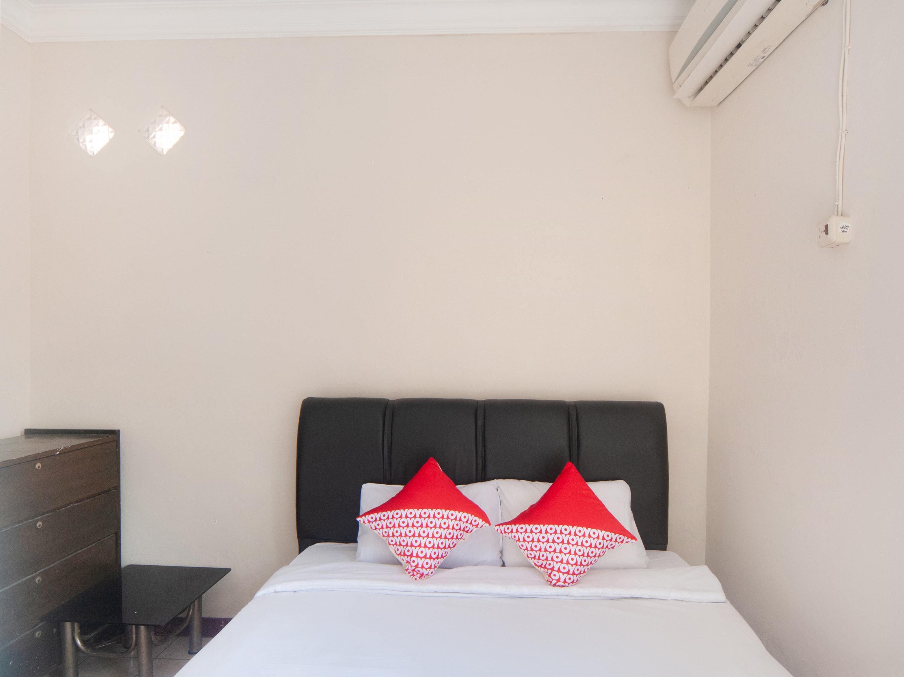 Oyo 2256 Danysa Guesthouse Jakarta Eksteriør bilde