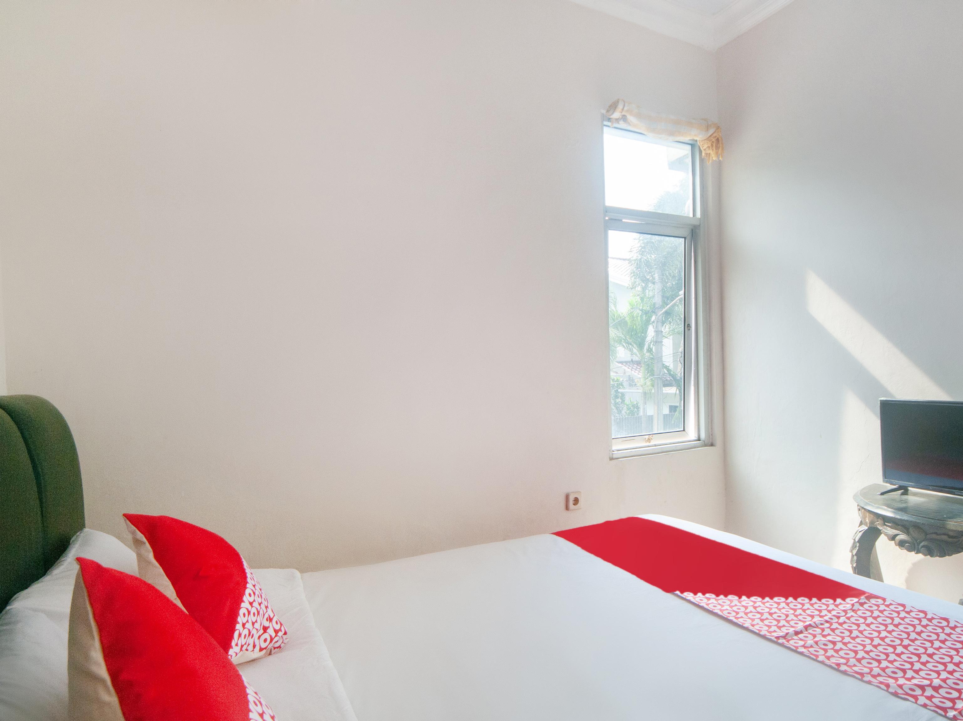 Oyo 2256 Danysa Guesthouse Jakarta Eksteriør bilde