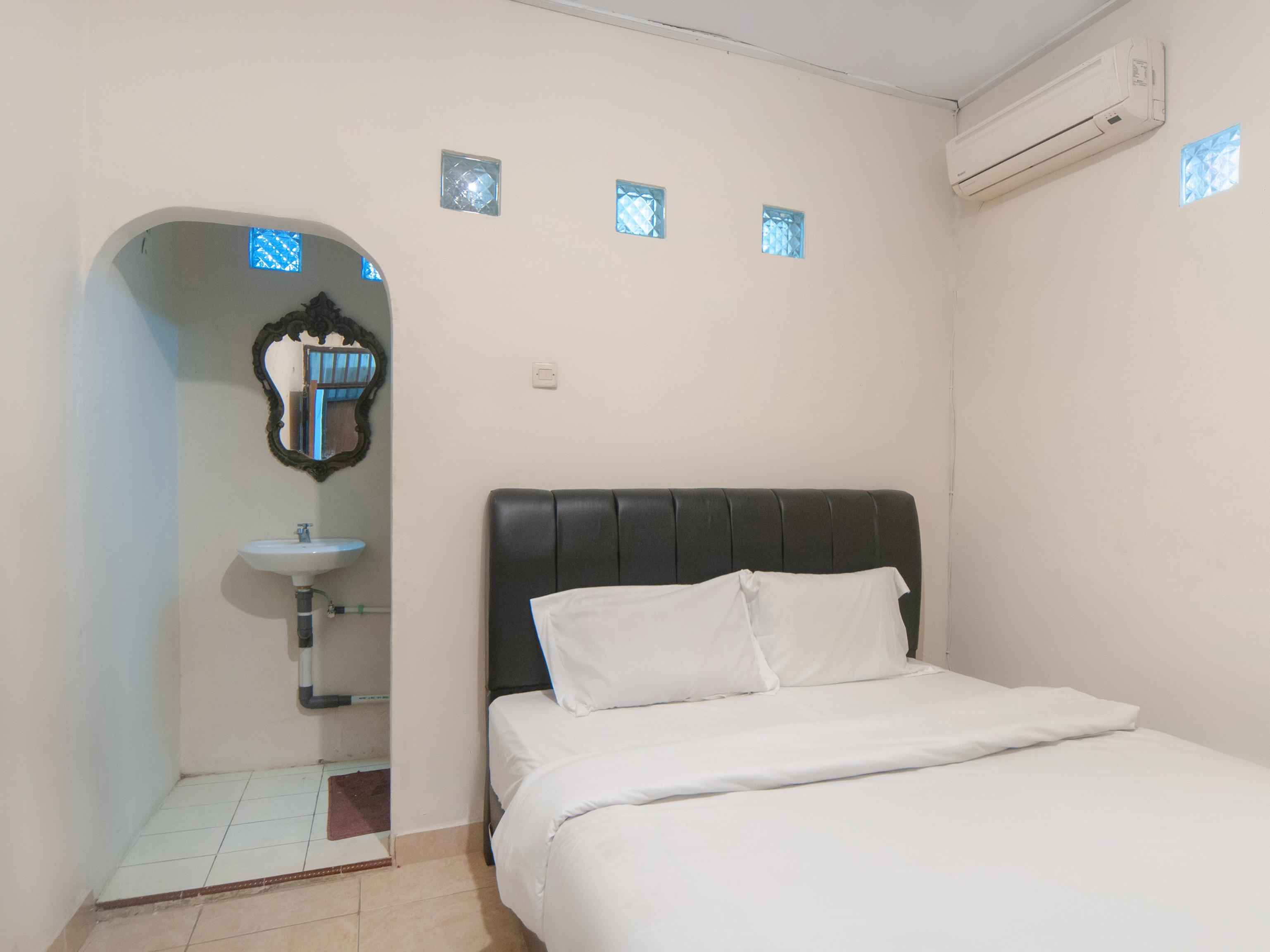 Oyo 2256 Danysa Guesthouse Jakarta Eksteriør bilde