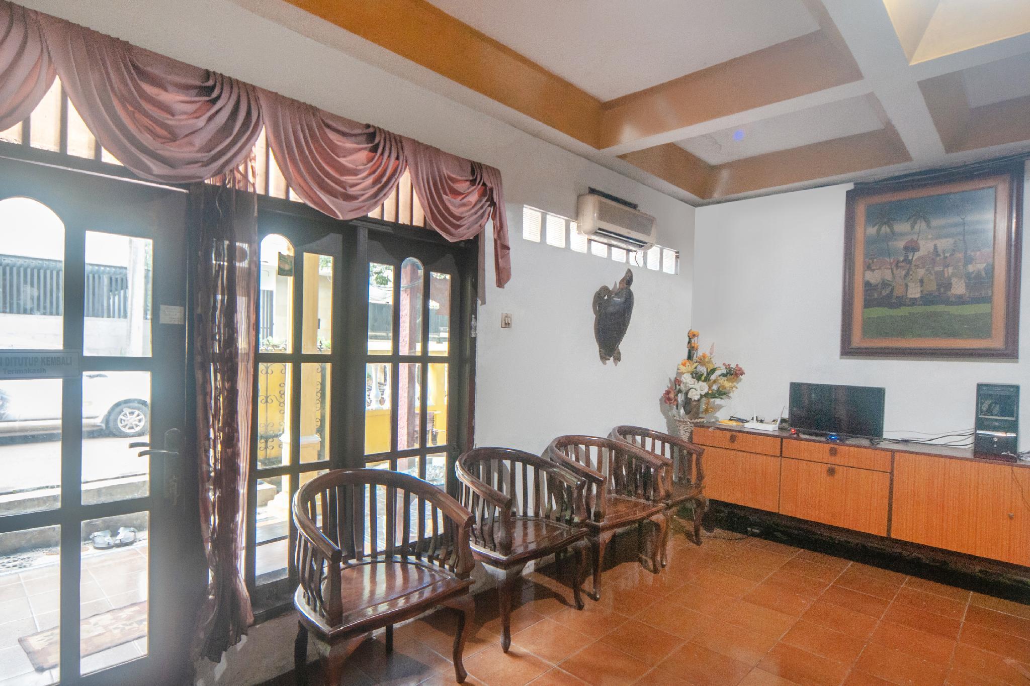 Oyo 2256 Danysa Guesthouse Jakarta Eksteriør bilde