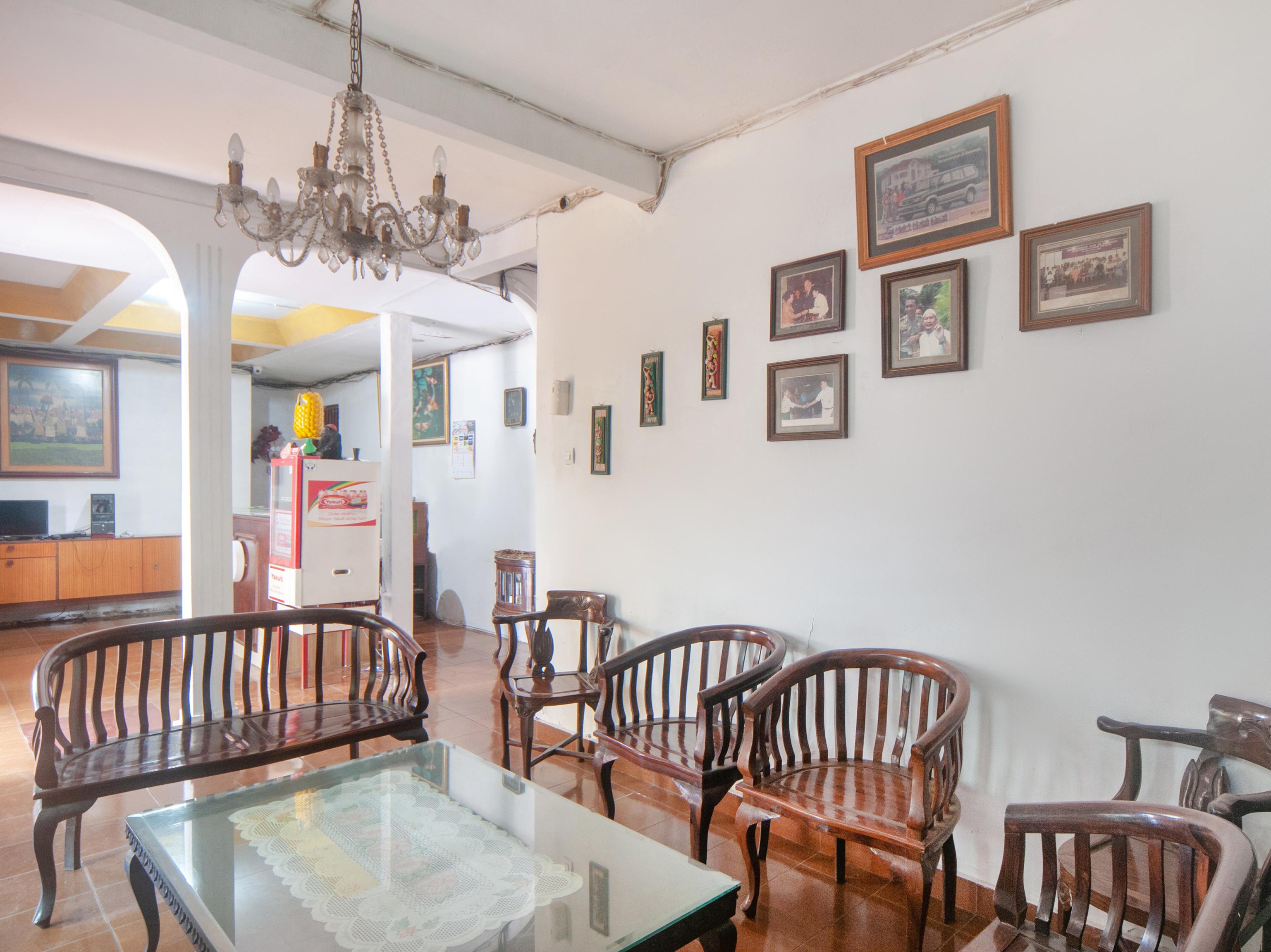 Oyo 2256 Danysa Guesthouse Jakarta Eksteriør bilde